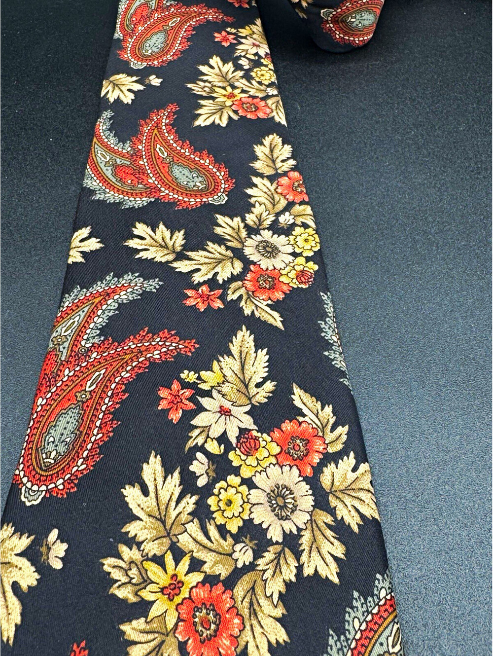 Vintage Bill Blass Silk Tie Black Orange Floral Paisley USA 29.5” x 3.75” Fall